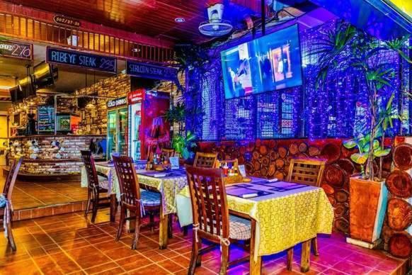 Jolly Guesthouse & Restaurant Pattaya Exterior photo