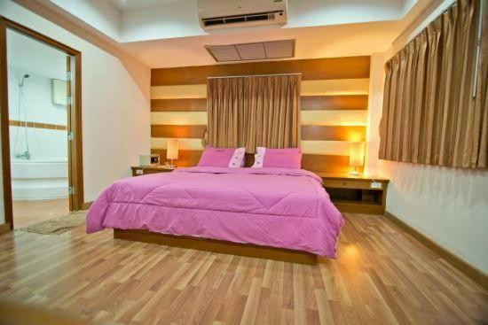 Jolly Guesthouse & Restaurant Pattaya Exterior photo